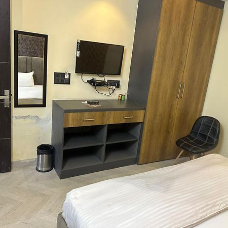 Hotel Kritika Greater Noida Εξωτερικό φωτογραφία