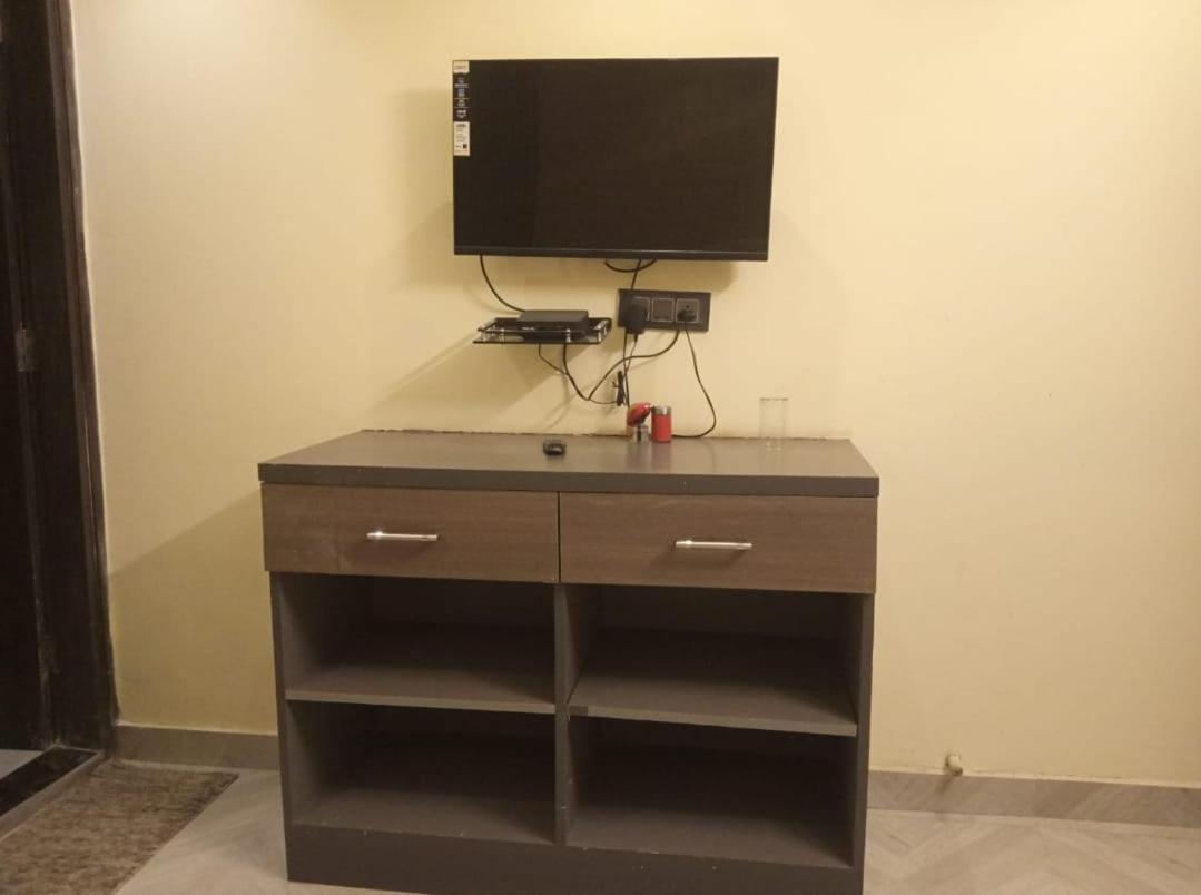 Hotel Kritika Greater Noida Εξωτερικό φωτογραφία
