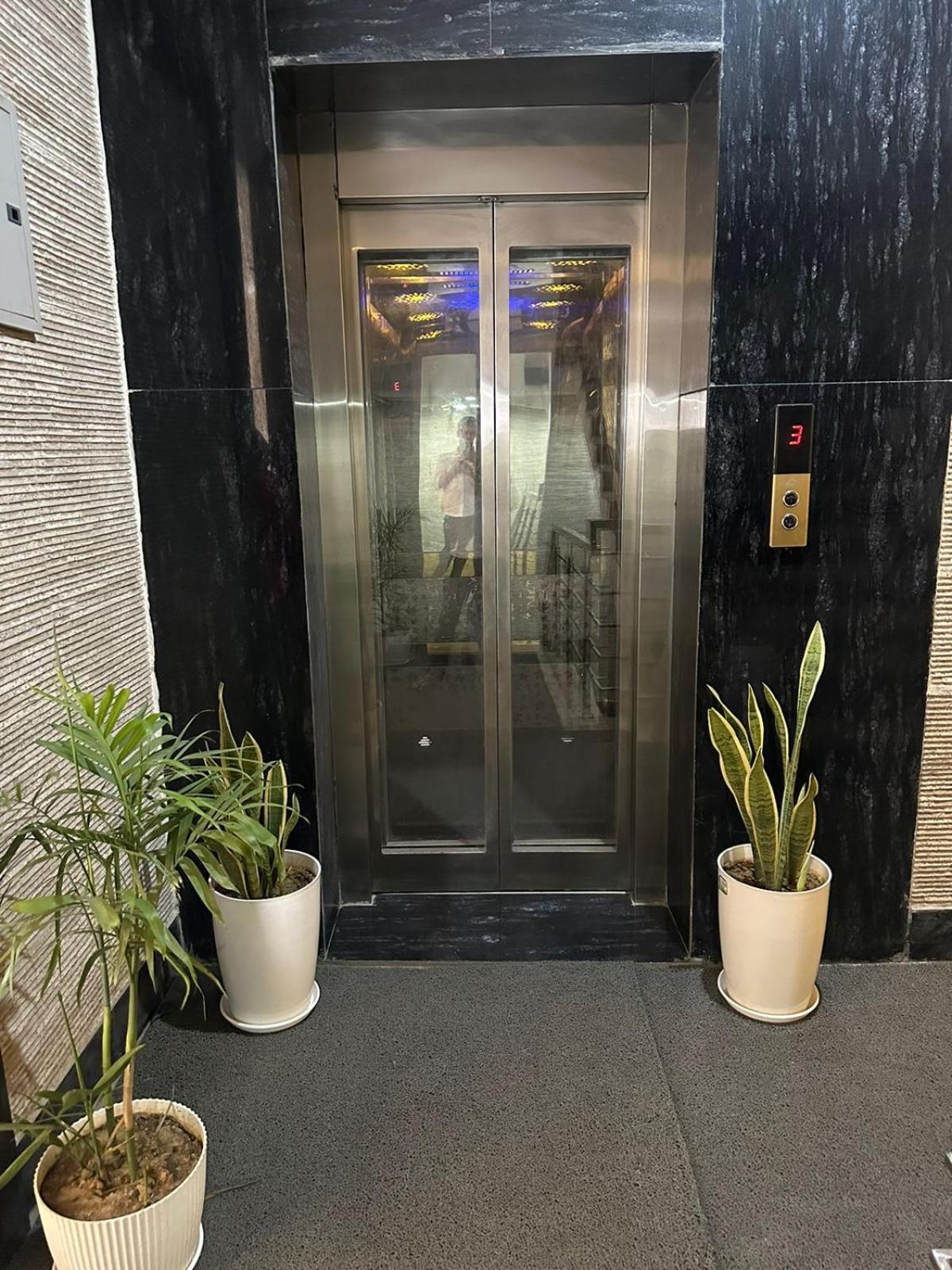 Hotel Kritika Greater Noida Εξωτερικό φωτογραφία