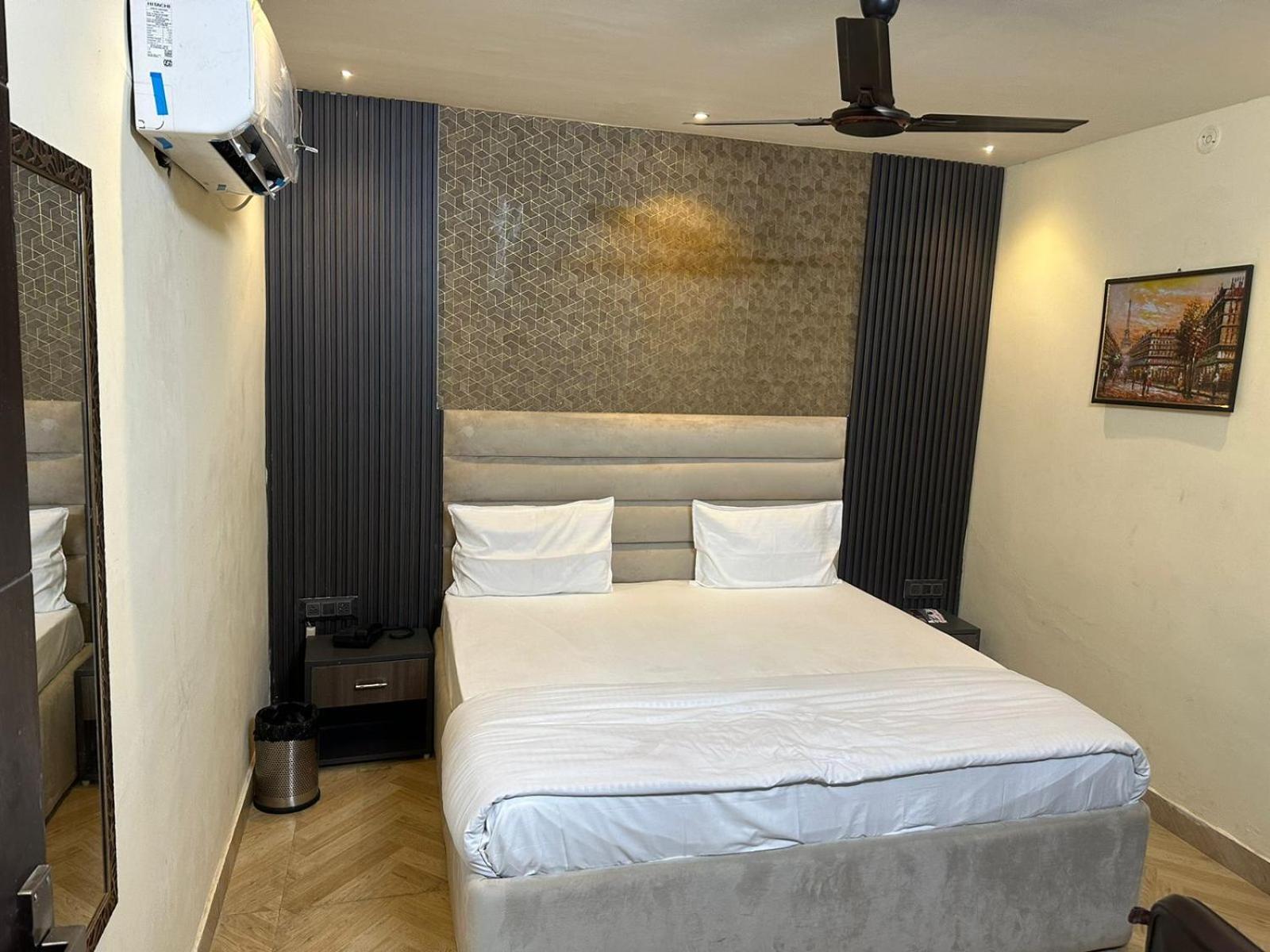 Hotel Kritika Greater Noida Εξωτερικό φωτογραφία