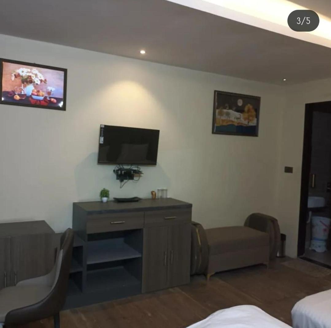 Hotel Kritika Greater Noida Εξωτερικό φωτογραφία
